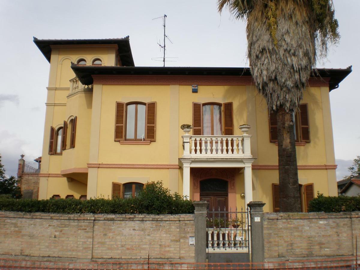 מלון פוליניו Liberty House מראה חיצוני תמונה